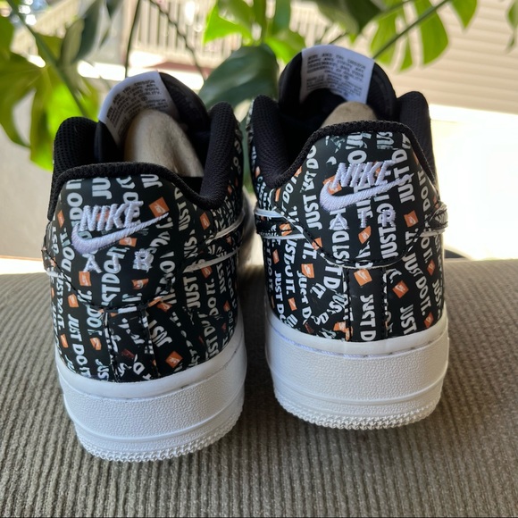 NIKE- Air Force 1 Low - Picture 2 of 6